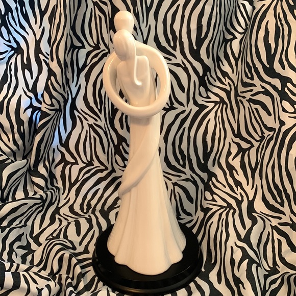 Circle of Love figurine by Kim Lawrence, Profound Love. - Picture 2 of 13